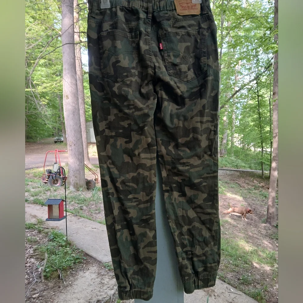 Levis Camouflage Jogger Pants. Boys 14‎ Reg.